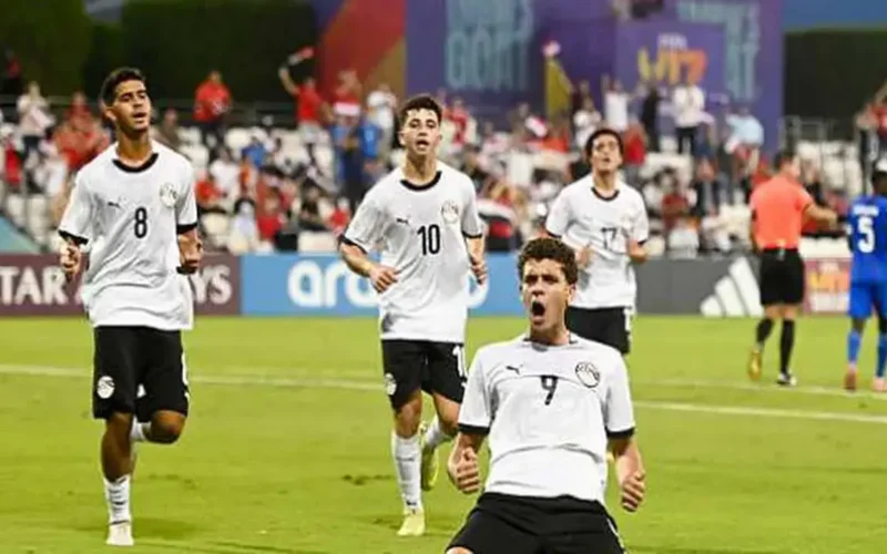 إعلان الأهلي.. موافقة على رحيل حمزة عبد الكريم نحو برشلونة بشرط وحيد